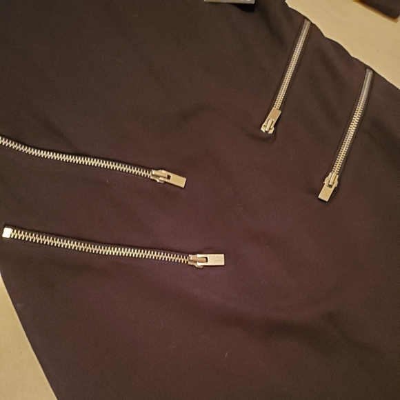 Express Knee Length Black Dress - Picture 3 of 8